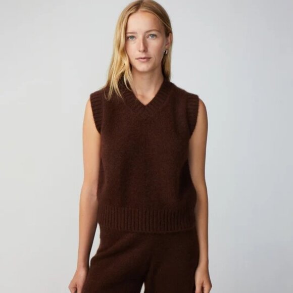 Calle Del Mar Cashmere Vest in Chocolate - Picture 2 of 5